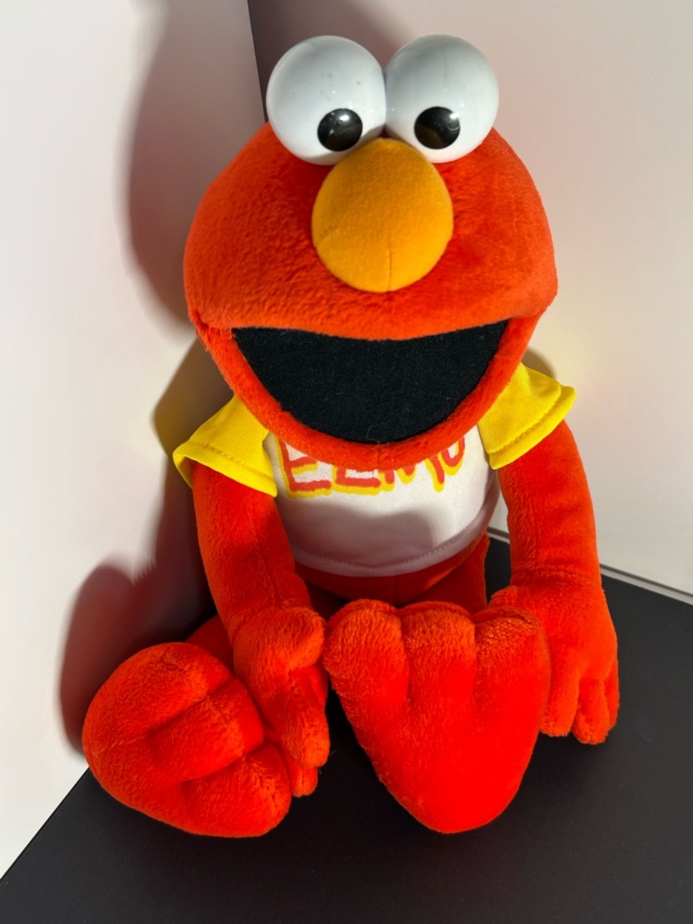 2005 Fisher-Price Sesame Street Elmo Plush Toy - Picture 7 of 7